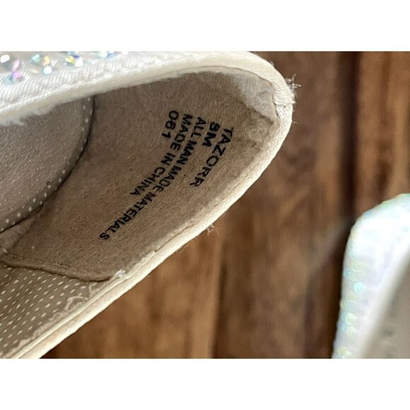 Madden Girl Tazorr Champagne Flat Rhinestone Round Toe 8 Womens NEW - Picture 5 of 6